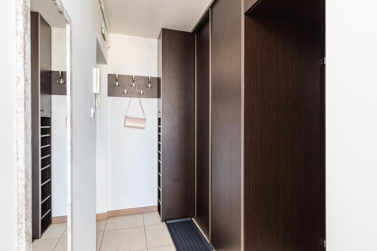 Superapart Saska 48A, Sleek 6Th-Floor Studio With Balcony & Elevator Access Varsó Kültér fotó